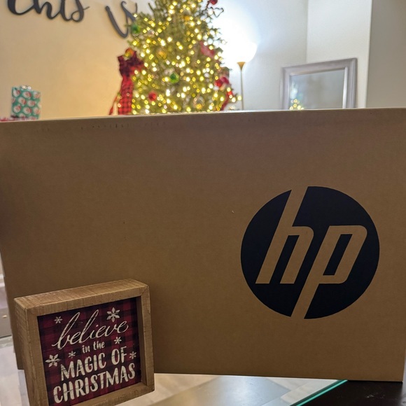 HP - 15.6" Touch-Screen Laptop - Intel Core i5 - 8GB Memory - 512GB SSD - Picture 1 of 4